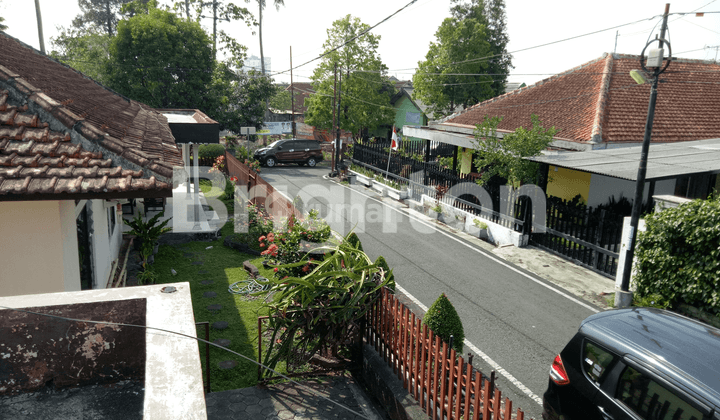 Jual Rumah Bantaran 2 Lantai Belakang Hotel Atria 2