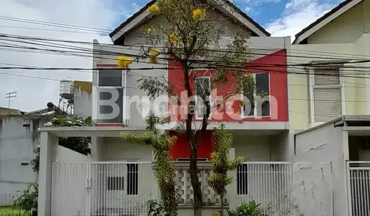 Rumah Bagus Minimalis 2 Lantai di Area Bunga Bunga, Malang