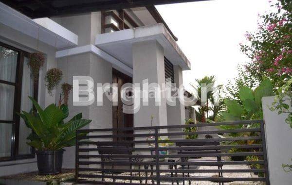 DISEWAKAN RUMAH FULL FURNISH DI PERUM ELITE RIVERSIDE DEKAT HOTEL HARISS MALANG 1