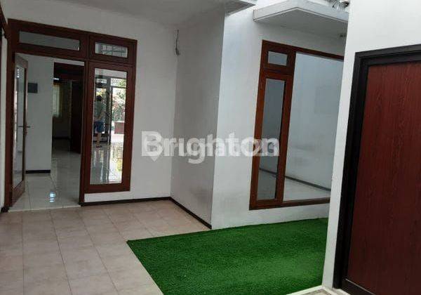 DIJUAL RUMAH 2 LANTAI SIAP HUNI 8 KAMAR COCOK UNTUK TINGGAL DAN INVESTASI KOST DI ARAYA MALANG 2