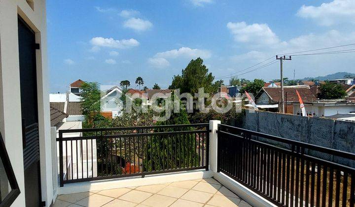 RUMAH CANTIK BALKON VIEW GUNUNG DI VILLA PUNCAK TIDAR MALANG 2