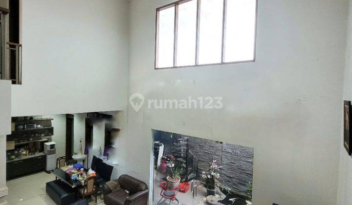 Rumah Bagus Semi Furnished di Batununggal, Bandung 1