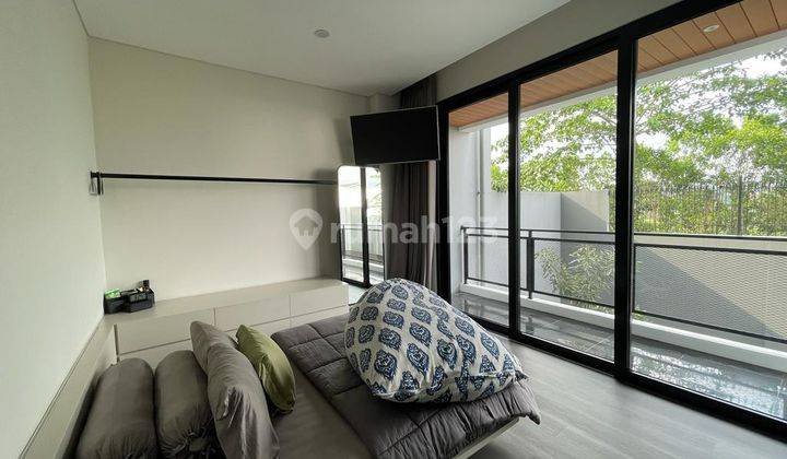 Turun Harga! Rumah Lux 3 Lantai Baru Furnished Kbp Jingganagara 2