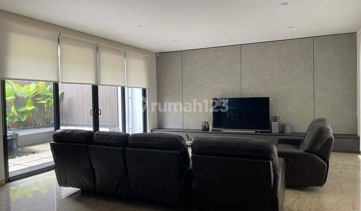 Turun Harga! Rumah Lux 3 Lantai Baru Furnished Kbp Jingganagara 1