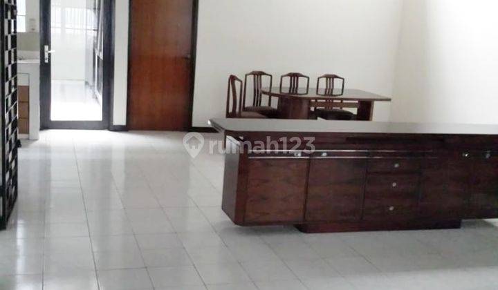 Rumah 2 Lantai Bagus Semi Furnished Mainroad Setiabudi 1