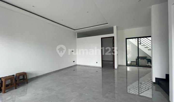 New House Setra Duta Grande Raya