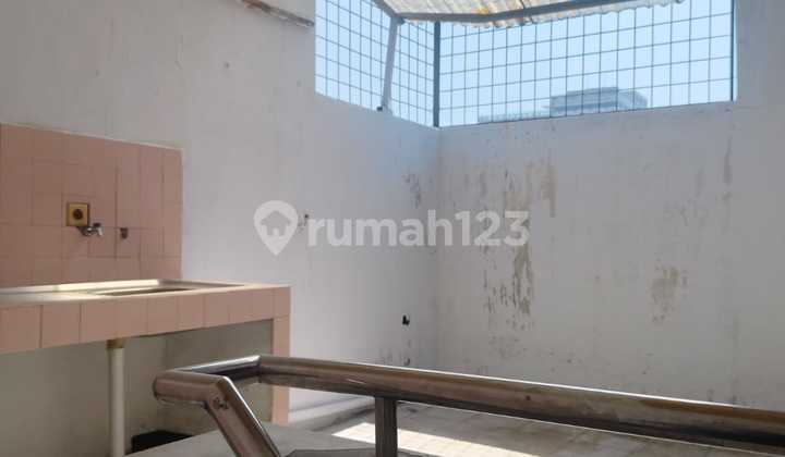 Lengkong Kecil Shop House Suitable for Business 2