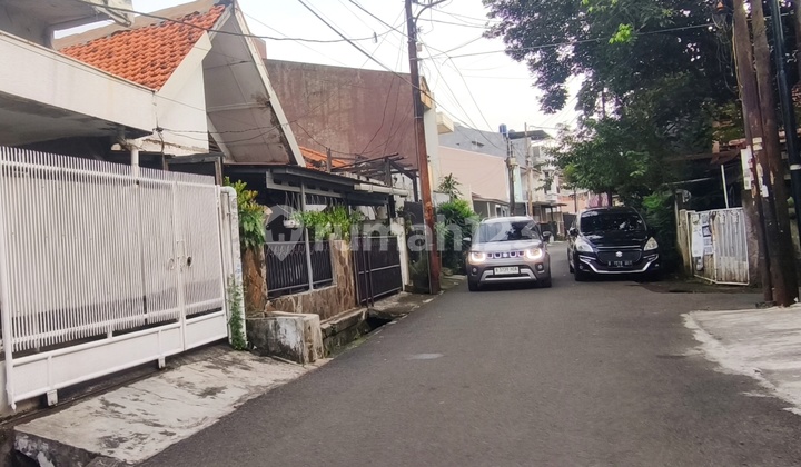 Rumah 2 Lantai Siap Direnovasi dengan Kanopi Baru di Tanjung Duren, Jakarta Barat 2