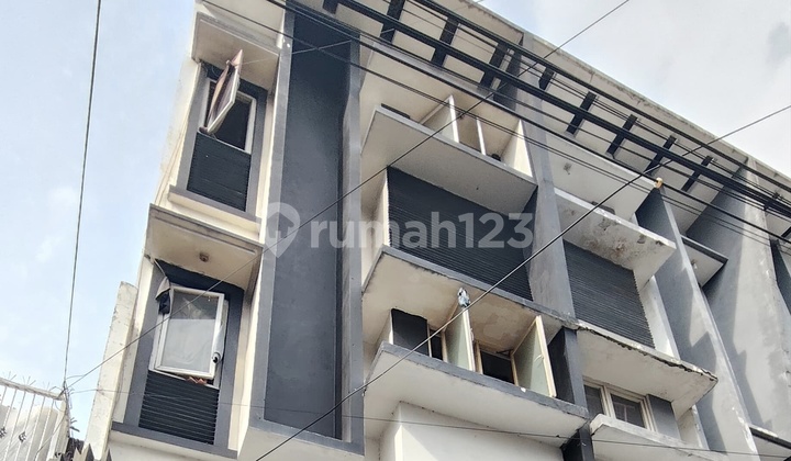 Rumah Baru 3 Lantai di Rawa Kepa, Tomang, Jakarta Barat