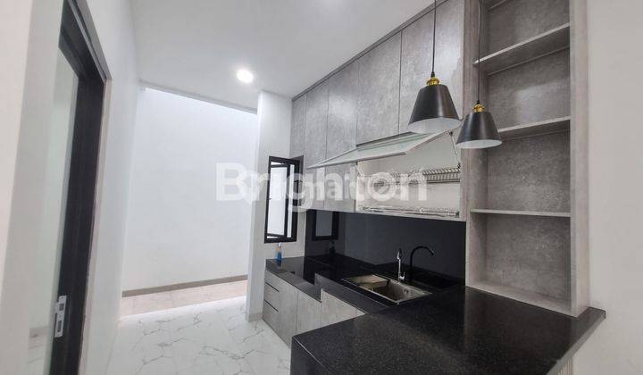 RUMAH BARU TAMAN RATU 3 LANTAI DENGAN KITCHEN SET MEWAH 2