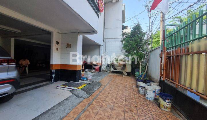 RUMAH JELAMBAR DENGAN TANAH LUAS BISA UNTUK USAHA 1