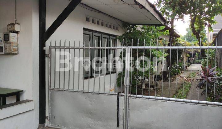 RUMAH KS TUBUN SLIPI PALMERAH JAKARTA BARAT DI PINGGIR JALAN RAYA 2