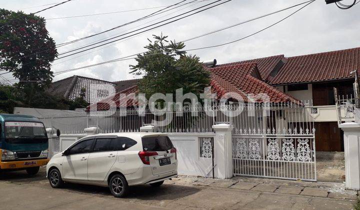 RUMAH 2 LANTAI SEMI FURNISH DENGAN PEKARANGAN YANG LUAS DI KEMANGGISAN  JAKARTA BARAT 1