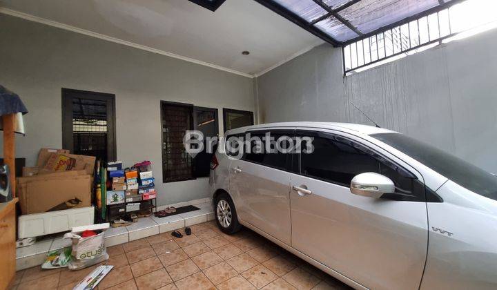 RUMAH JELAMBAR 4 LANTAI SEMI FURNISH DAN BEBAS BANJIR 2