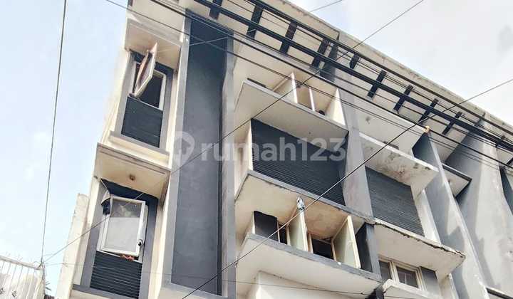 Rumah Huk Ngantong Dengan Bangunan 3 Lantai Seperti Ruko Di Tomang Rumah Huk Ngantong Dengan Bangunan 3 Lantai Seperti Ruko Di Tomang