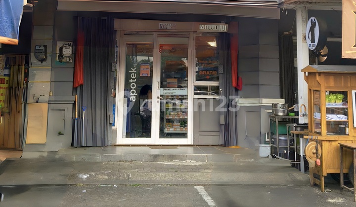 Ruko Versailles Bsd City 2,5 Lantai Ada Roof Top Siap Dipakai