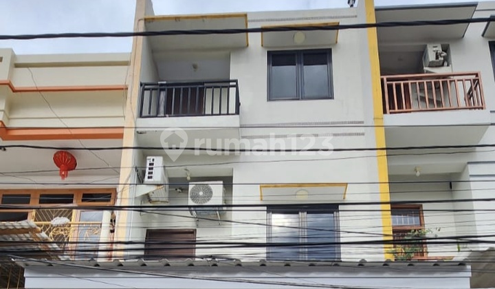 Rumah Jelambar 3,5 Lantai Semi Furnish Siap Dihuni 2