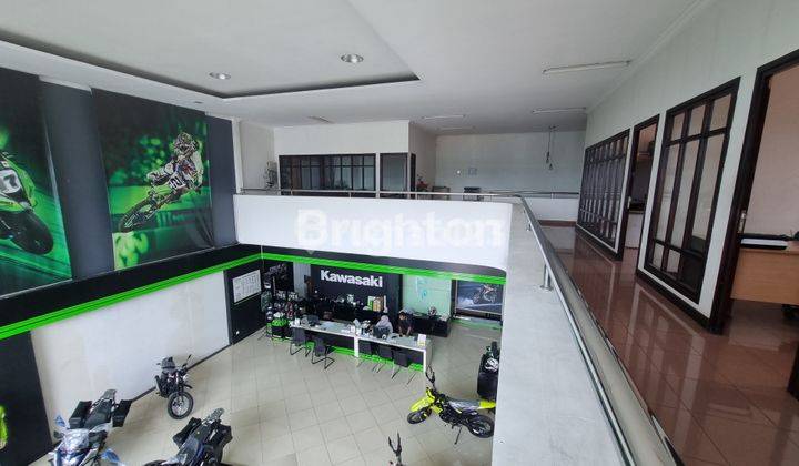 GEDUNG SHOWROOM MOTOR 2 LANTAI SIAP DIPAKAI DI JALAN RAYA CIKUPA 2