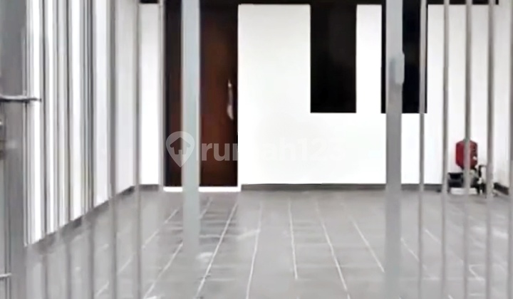 3-Story Indent House in Gelong Barat, Tomang, West Jakarta