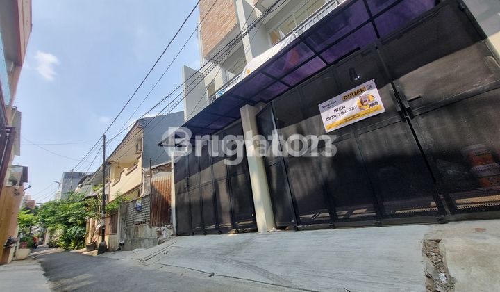 NEW HOUSE IN TANJUNG DUREN, 3 FLOORS WITH 2-CAR CARPORT 2