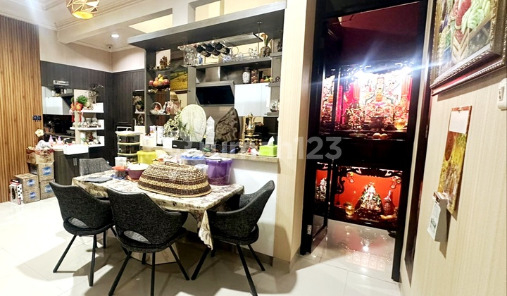 Rumah Cantik Minimalis Modern Semi Furnish 3 Lantai Di Tomang, Jakarta Barat 2