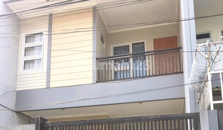 Rumah Duri Kepa 3 Lantai Semi Furnish, Jakarta Barat