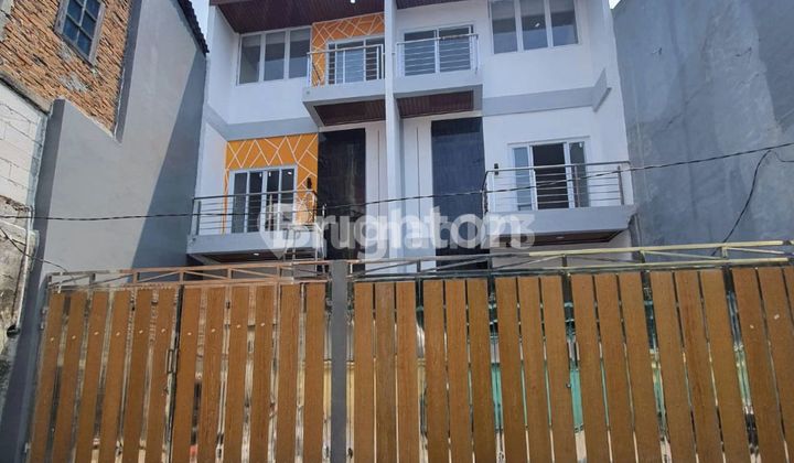 RUMAH BARU BANGUNAN MINIMALIS MODERN 3 LANTAI DI ANGKE INDAH DAN BEBAS BANJIR RUMAH BARU BANGUNAN MINIMALIS MODERN 3 LANTAI DI ANGKE INDAH DAN BEBAS BANJIR
