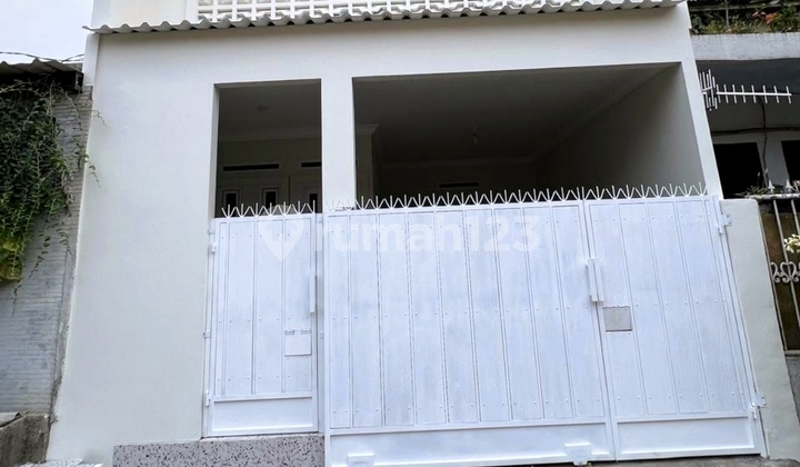 Rumah Baru 2 Lantai Di Slipi Kemanggisan, Jakarta Barat Rumah Baru 2 Lantai Di Slipi Kemanggisan, Jakarta Barat