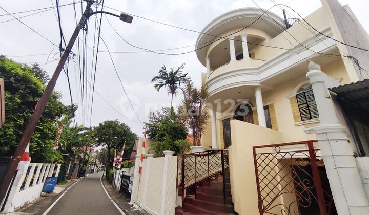 Rumah Mewah Full Furnish dengan Swimming Pool di Penjompongan, Benhil 2