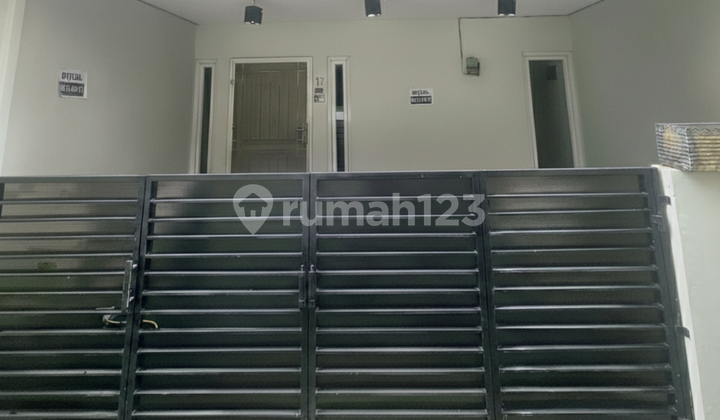 Tanjung Duren 2.5-Story House Near Pasar Kopro, West Jakarta