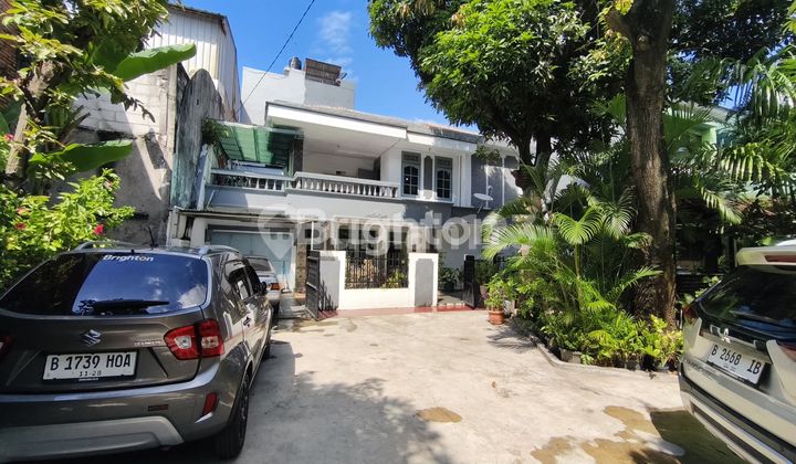 Rumah Jelambar Gaya Resort dengan Tanah Luas Dihitung Tanah dan Murah 1