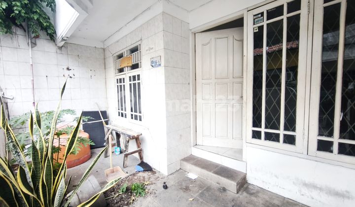 Rumah Tanjung Duren 2 Lantai di Dalam Gang Tidak Jauh Dari Jalan Raya 2