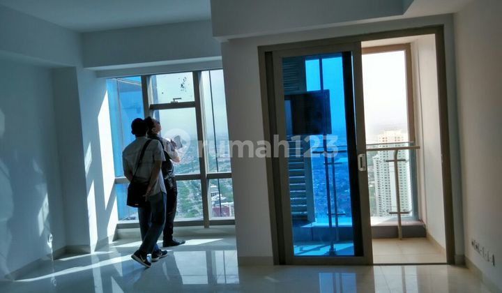 VIEW POOL AND RESERVOIR OF LA RIZ MANSION APARTMENT PAKUWON INDAH !!