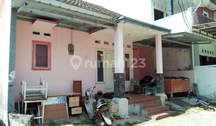 Ready-to-Occupy House in a Large and Lush Complex Ready-to-Occupy House in a Large and Lush Complex