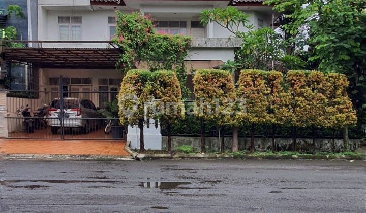 Rumah Lebak bulus siap huni dalam komplek asri dan nyaman