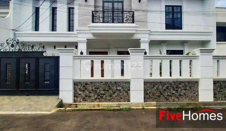 Rumah Mewah design Neo Classic Lok Strategis Akses mudah  2