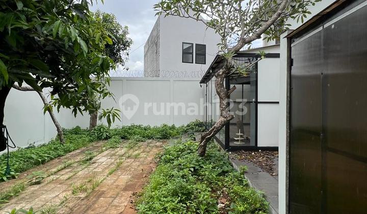 DIJUAL RUMAH MODERN SINGLE HOUSE
CIRENDEU DEKAT LEBAK BULUS

 11