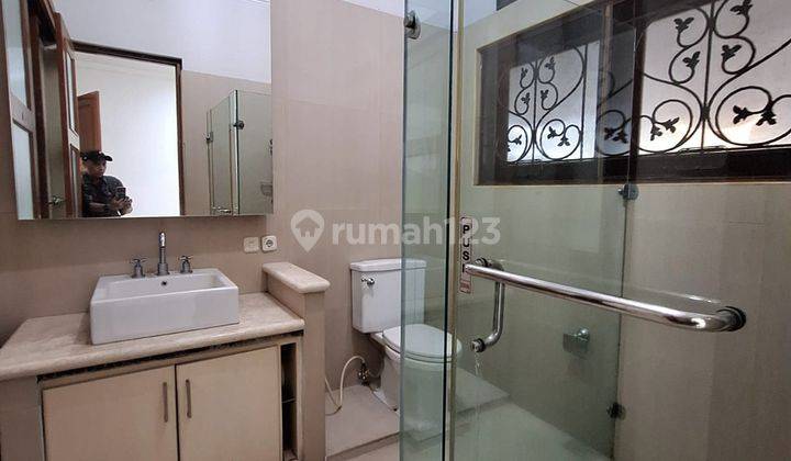

Disewakan rumah di radio dalam bebas banjir bisa untuk kantor  5