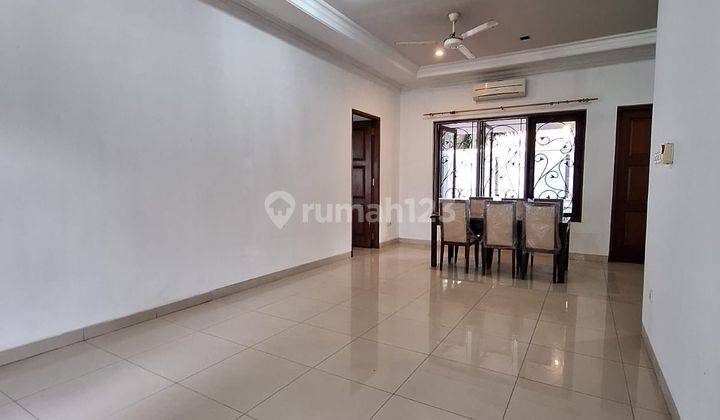 

Disewakan rumah di radio dalam bebas banjir bisa untuk kantor  13