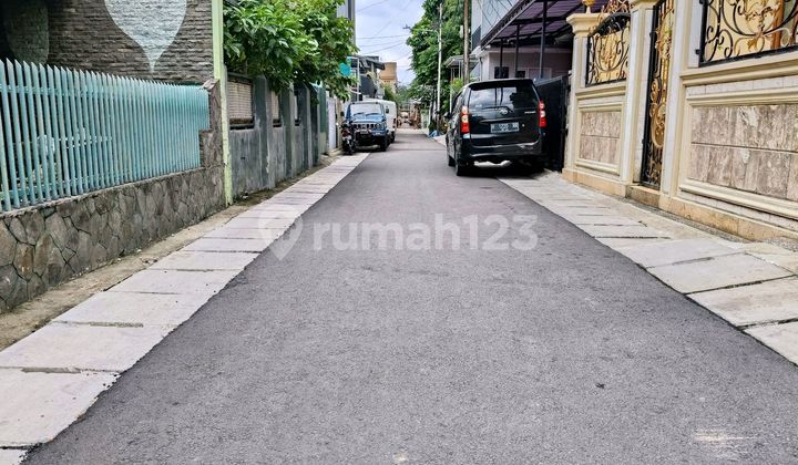 Rumah Clasik Bebas Banjir Bangunan Kokoh 2