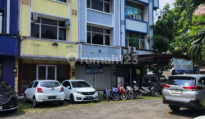 For Rent: 3.5-Story Ruko in Fatmawati, Suitable for a Cafe