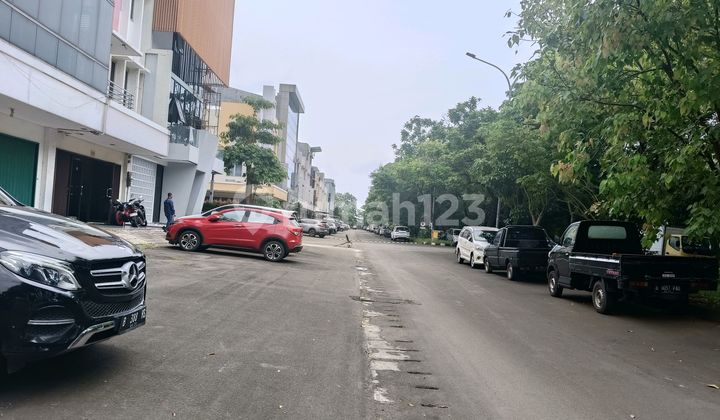 For Rent 3-Storey Shop House in Kelapa Gading, North Jakarta 2
