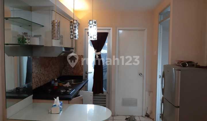 Unit dengan interior desain bagus dengan view lepas lantai rendah