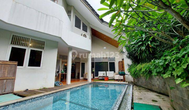 Rumah Bagus Dengan Kolam Renang di Villa Cinere Mas 2