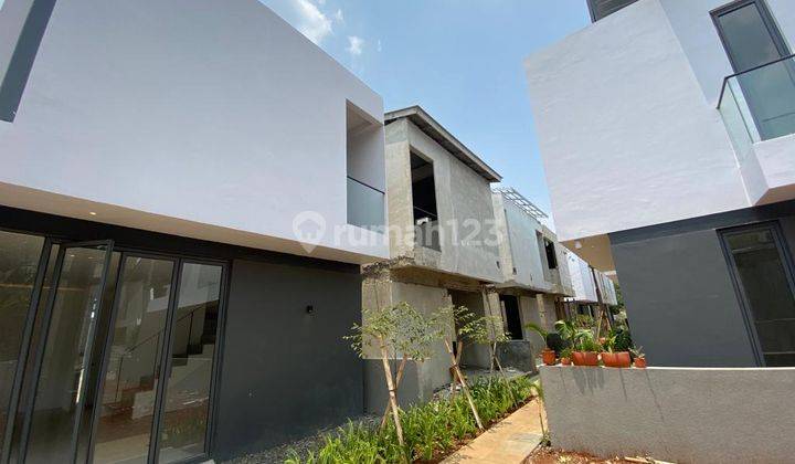 foto lainnya rumah baru 2 lantai dengan