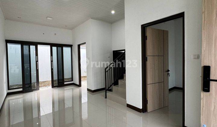 Rumah Minimalis Modern 2 Lantai Baru Cinere, Dekat Tol 2