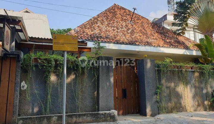 Rumah Nyaman Super Luas di Menteng Lokasi Premium 2