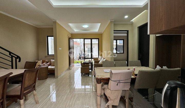 Rumah Minimalis Fully Furnished di Cinere, Cakra Hanya 850 Meter Ke Pintu Tol Bsd Bandara 2