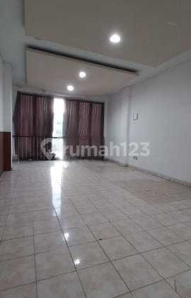 4-Story Shop House for Rent – Strategic Location in Margonda, Depok 4-Story Shop House for Rent – Strategic Location in Margonda, Depok