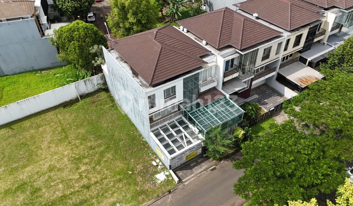 3-Storey Luxury House in Grand Wisata Bekasi - Semi-Furnished, Premium Area, Near Toll Road 3-Storey Luxury House in Grand Wisata Bekasi - Semi-Furnished, Premium Area, Near Toll Road